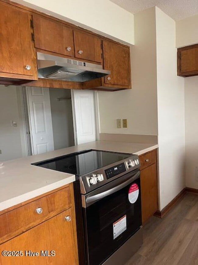 Building Photo - Duplex