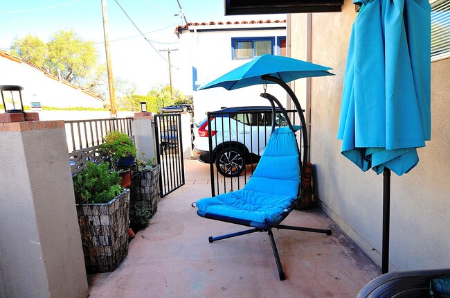 Building Photo - 1Bd/1Ba Guest house, centrally located.