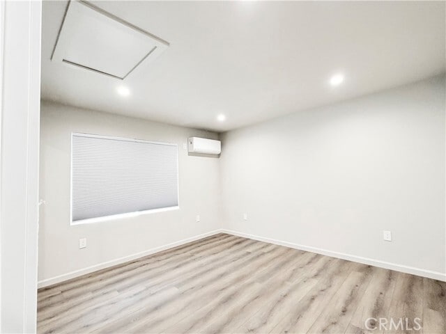 Building Photo - 401 W Erna Ave