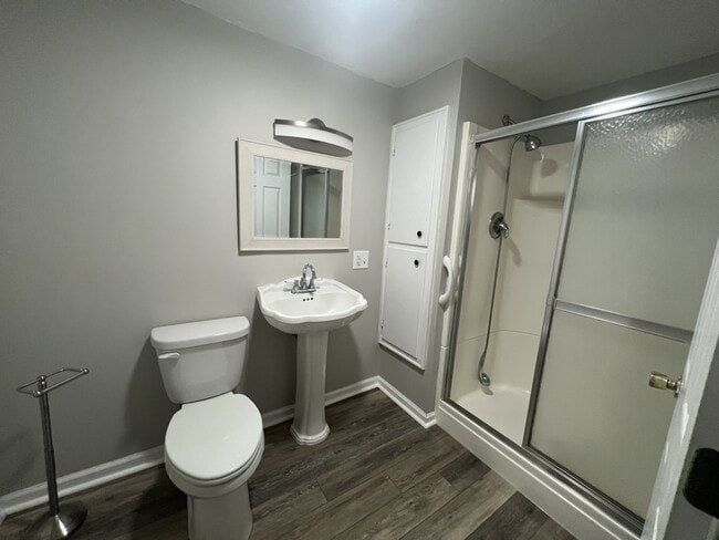 Building Photo - 128 Meadow Ln