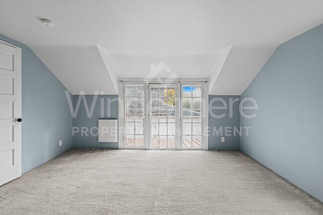 Building Photo - 3 Bedroom , 1 Bath