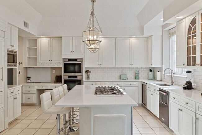 Building Photo - 321 Museum Village Rd