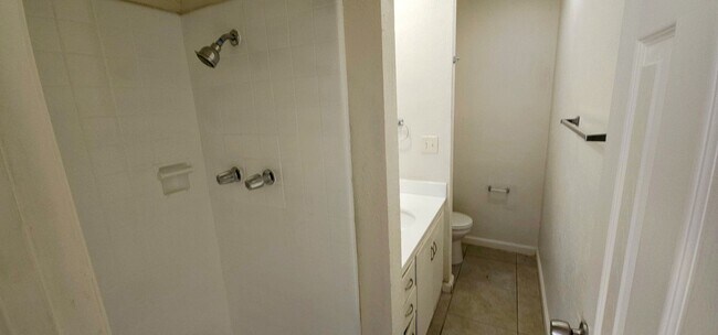Building Photo - NO APPLICATION FEES (Section-8 Ok) 3-Bed A...