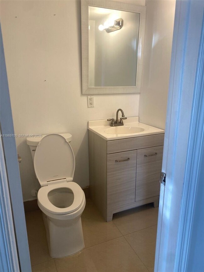 Building Photo - 7118 Bonita Dr