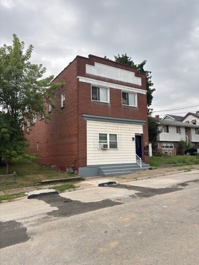 Building Photo - 812 Indiana Ave