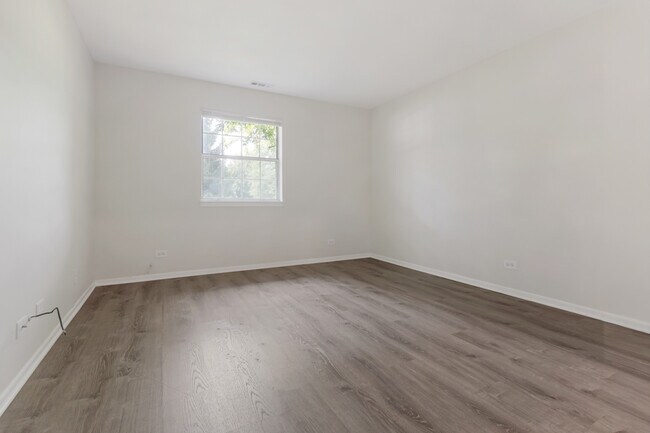 Building Photo - 8 Gant Cir