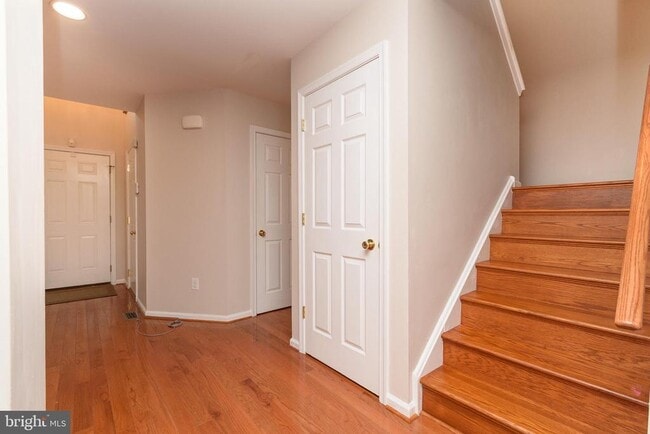 Building Photo - 521 Dogwood Dr