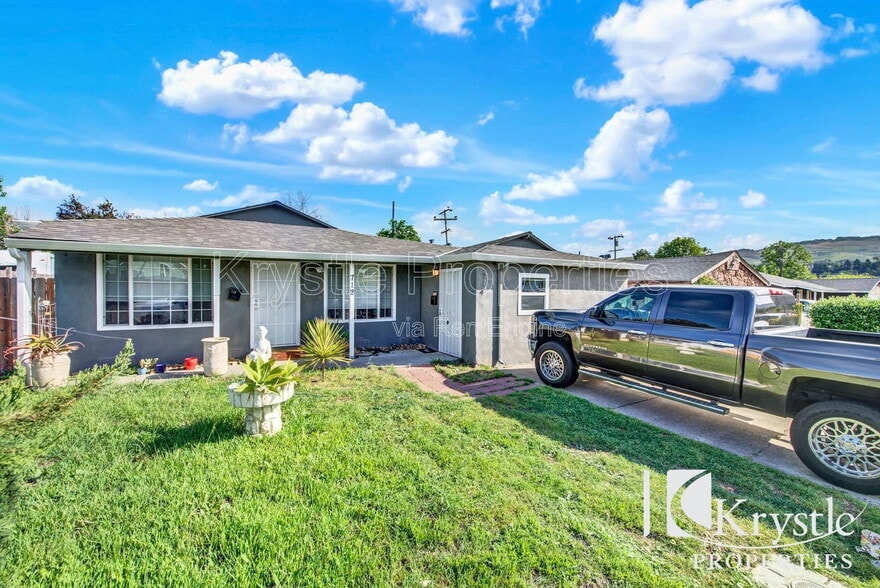 Building Photo - 714 Gateway Dr