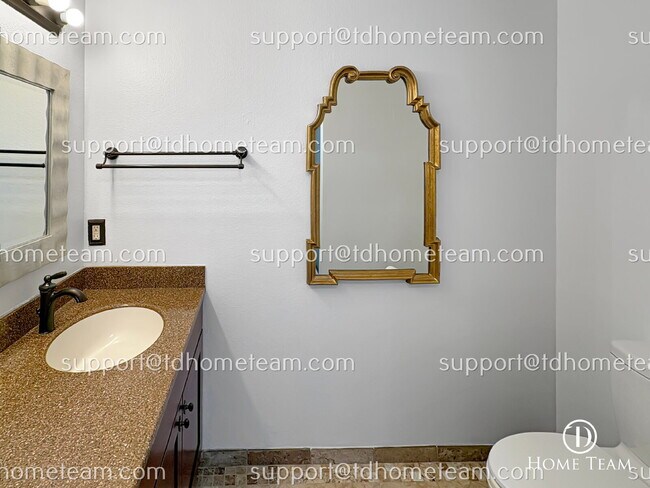 Building Photo - "Charming 3-Bed Home in Renton with Granite Touches & Gleaming Hardwood Floors!"