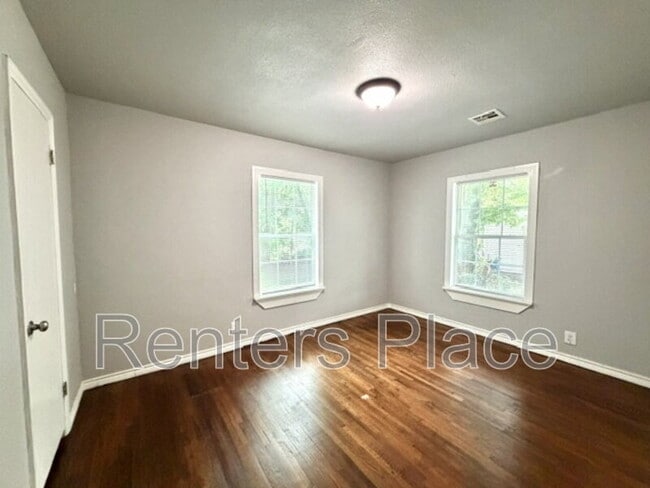 Building Photo - 707 N Florence Pl