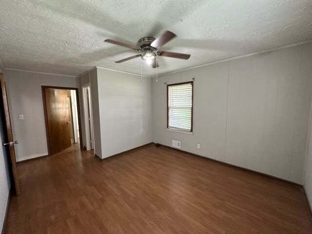 Building Photo - 4545 Hendrix Dr