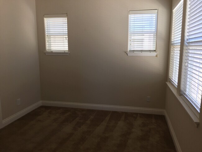 Building Photo - 4346 Streamside Dr