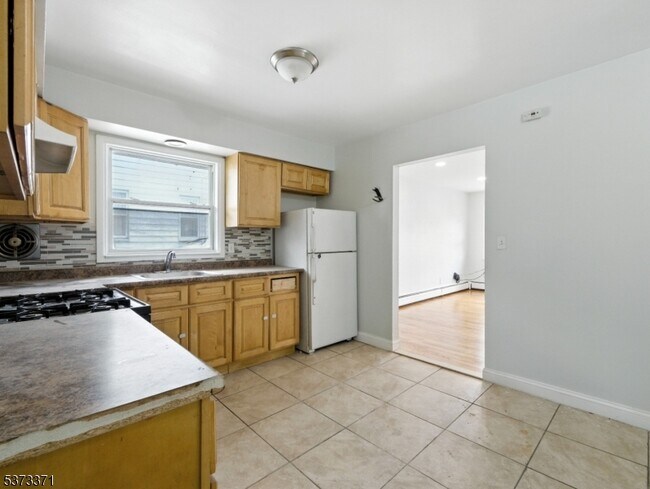 Building Photo - 46 Tichenor Terrace