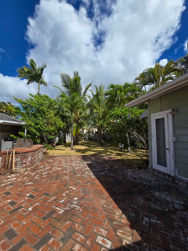 Building Photo - 4526 Aukai Ave