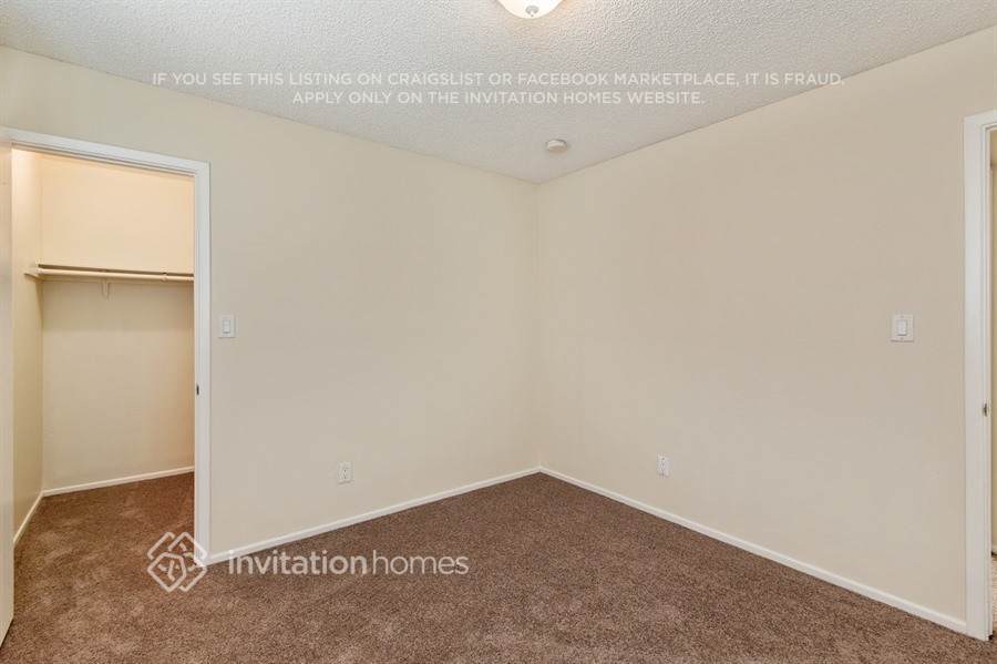 Building Photo - 215 N Kachina