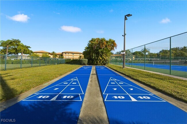 Building Photo - 6150 Whiskey Creek Dr