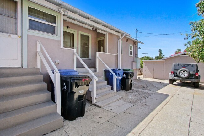 Building Photo - Charming 1-Bedroom Apartment in a Quiet Duplex