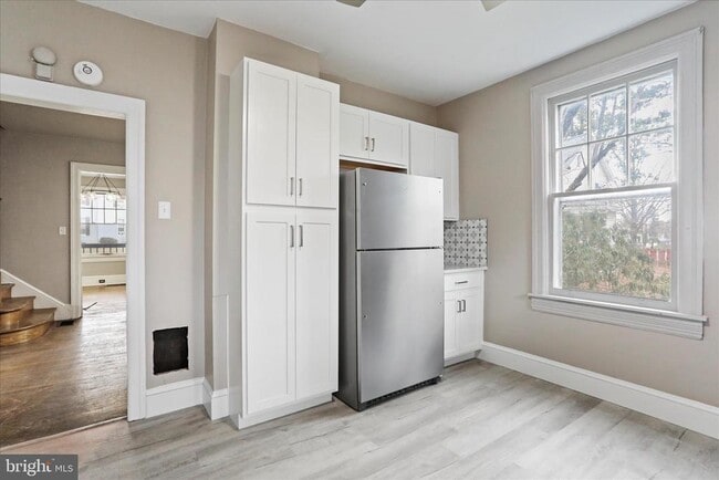 Building Photo - 1052 Edgar Ave