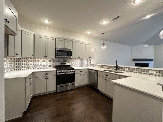 Building Photo - 2196 N Woodlark Ln