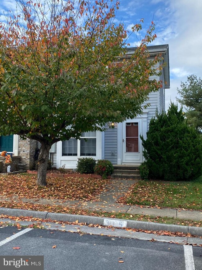 Building Photo - 315 Stratford Dr