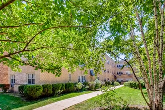 Building Photo - 1709 W Estes Ave