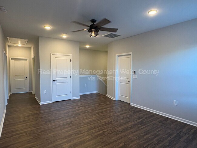 Building Photo - 1664 Highpoint St