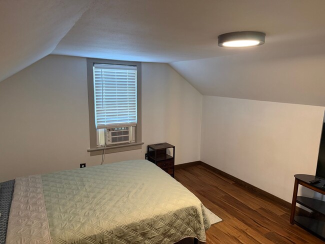 Building Photo - 1707 N Charles St