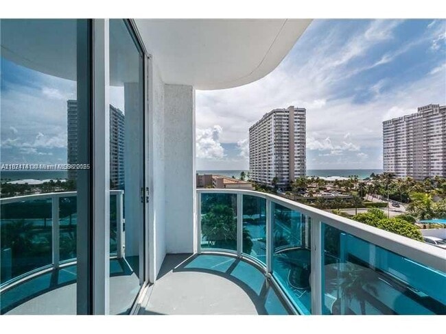 Building Photo - 1945 S Ocean Dr