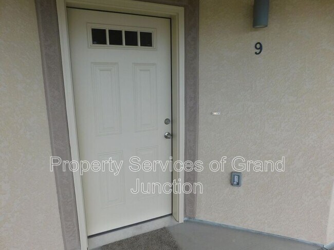 Building Photo - 668 Brookwillow Dr