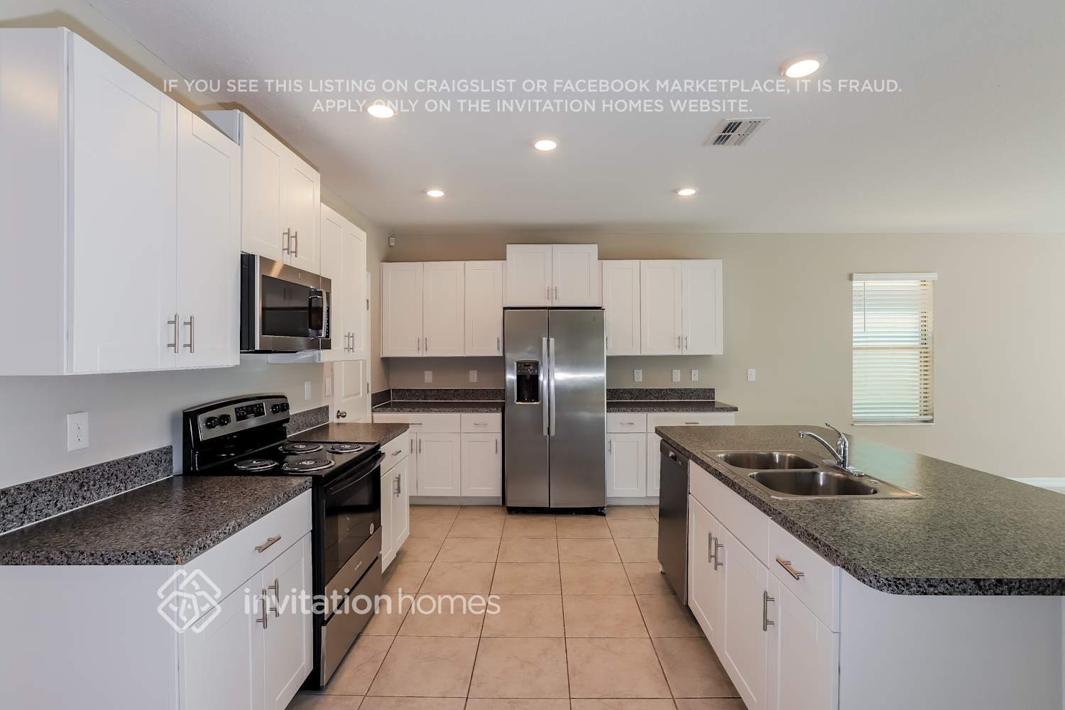 Building Photo - 1580 Blue Rose Dr