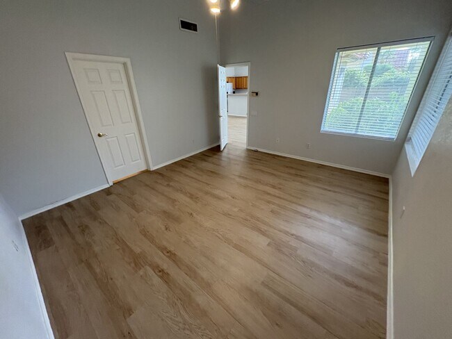 Building Photo - Sunrise & Sabino Canyon Four Bedroom Rental