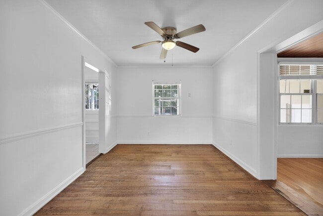 Building Photo - Stunning 3-Bedroom, 2-Bath Home in Desirable Mandarin Neighborhood!