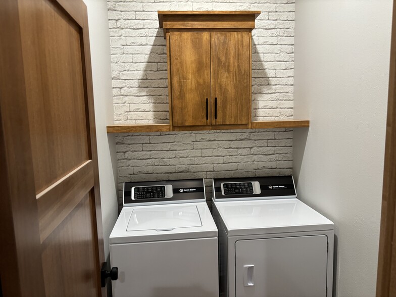 Laundry Room - 324 9th St