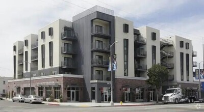 Building Photo - 2645 Crenshaw Blvd