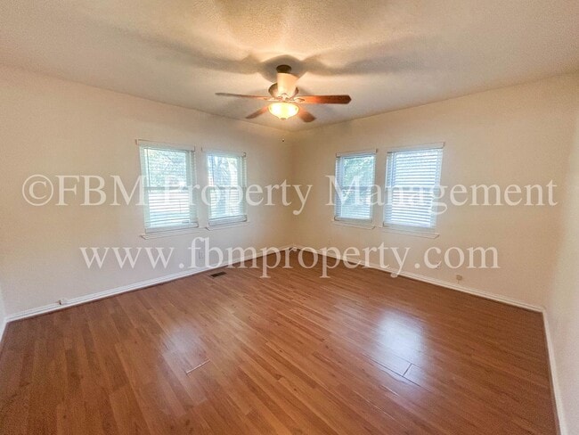 Building Photo - 10693 S Fm 148