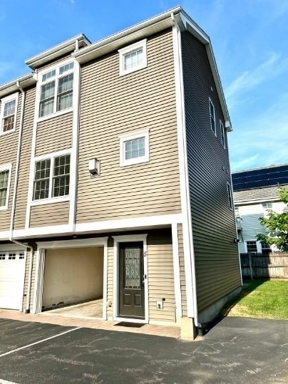 Primary Photo - 26 Floyd St