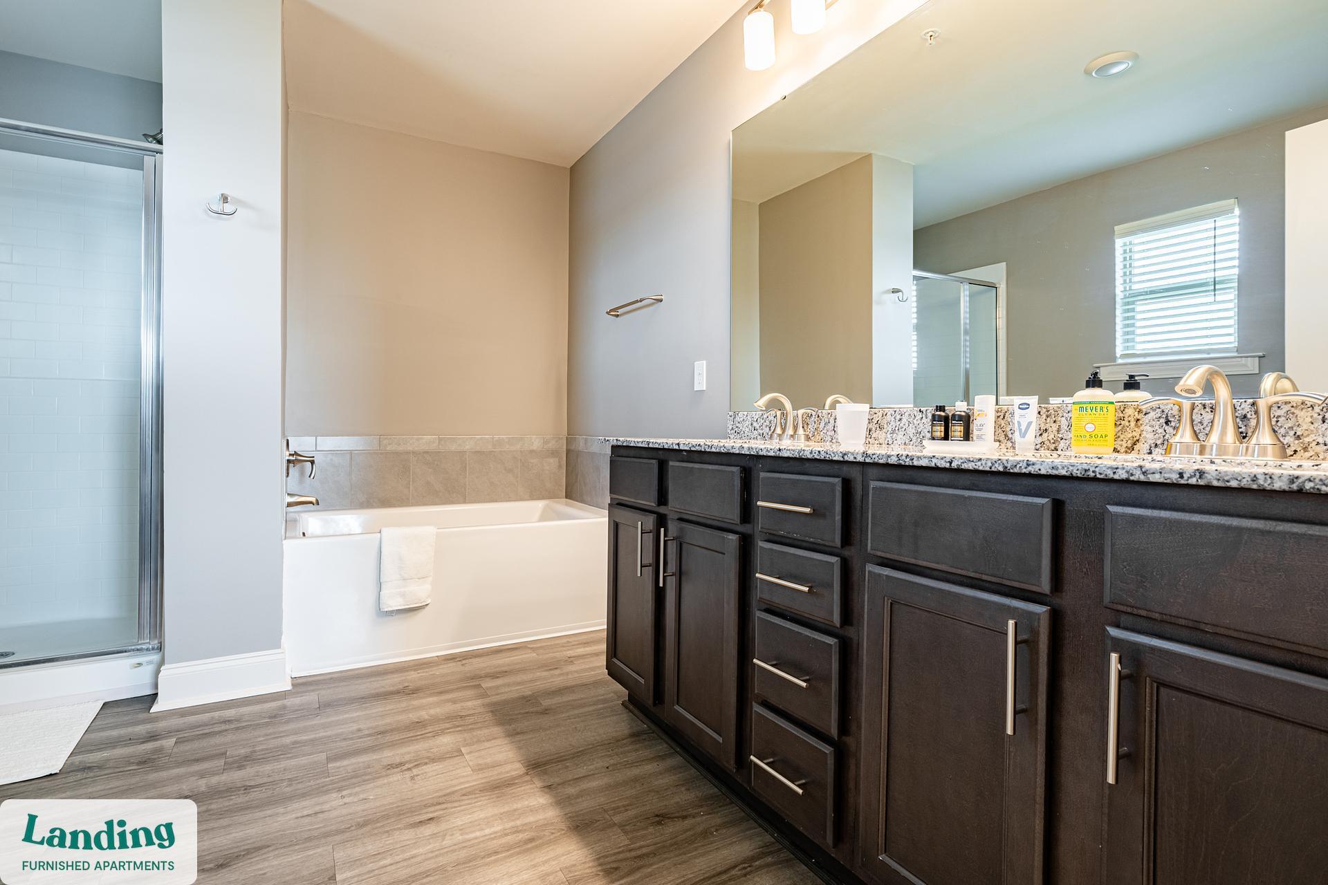 Building Photo - 305 Laredo Dr