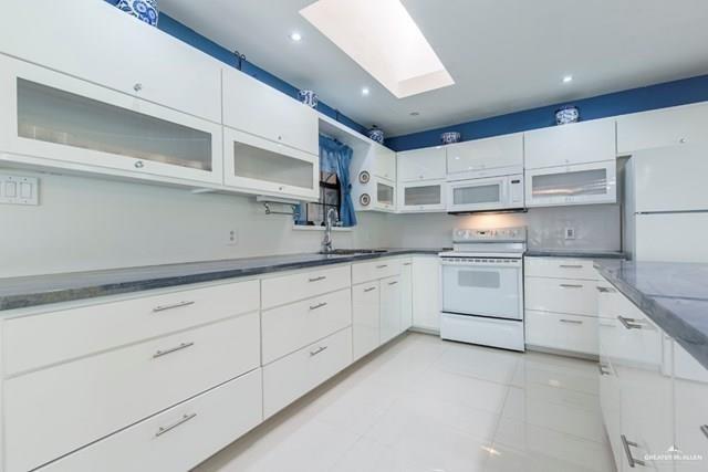 Building Photo - 18 Umbrellabird Ave