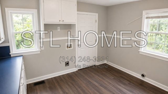 Building Photo - 3251 Meadow Ln