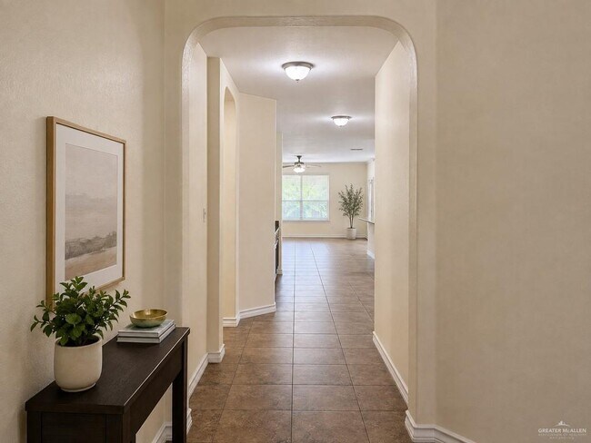 Building Photo - 14 Santa Veronica