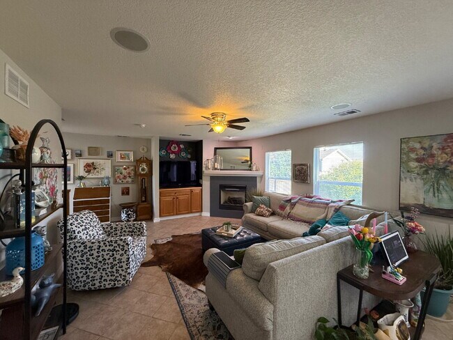 Building Photo - "Charming 3-Bedroom Duplex in Castle Rock"    Spacious 1806 Sq Ft, 2.5 Baths!  Available - NOW