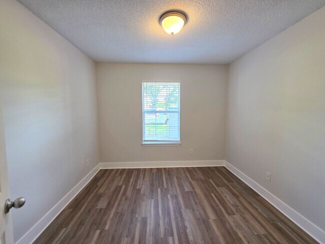 Building Photo - 5008 Orlando Ct