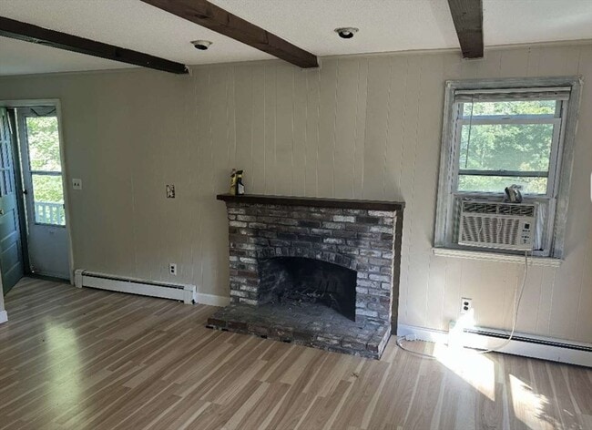 Building Photo - 11 Byard Ln