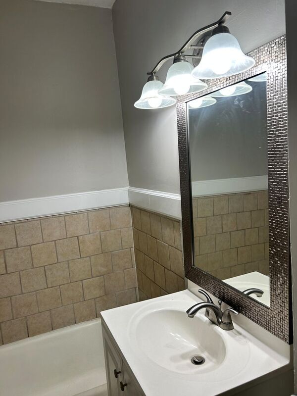 Building Photo - 525 Selma Rd