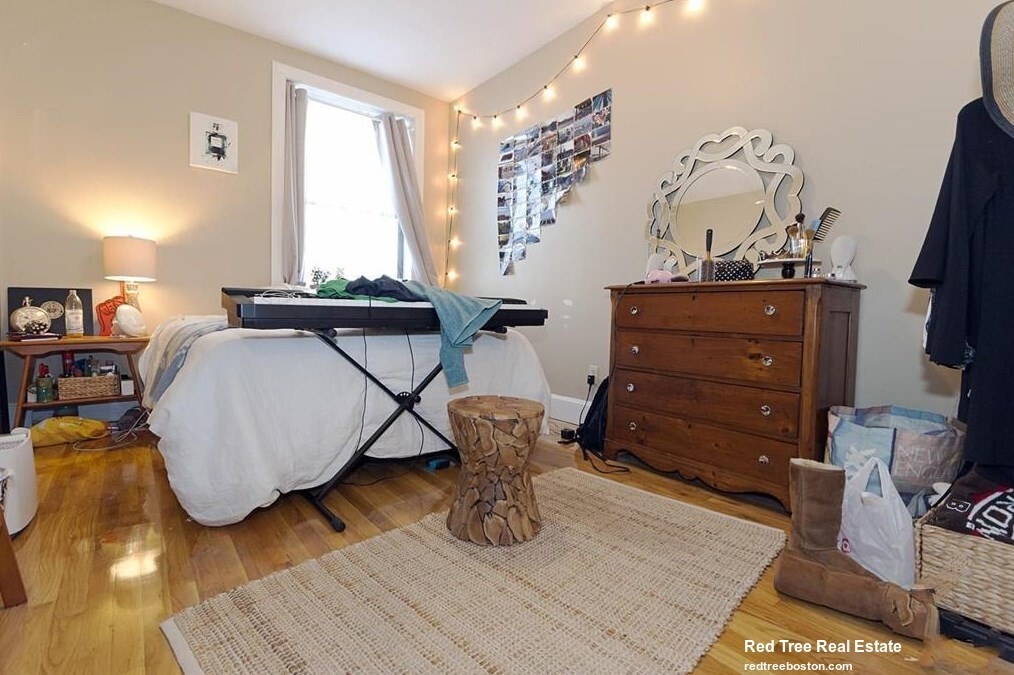 Building Photo - 19 Highgate St