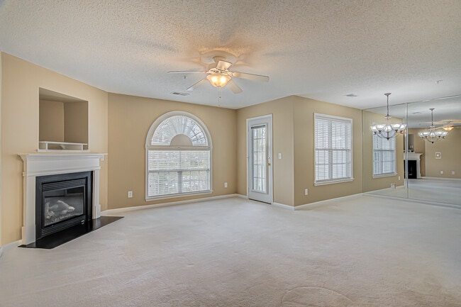 Building Photo - 6113 Hedgecock Cir