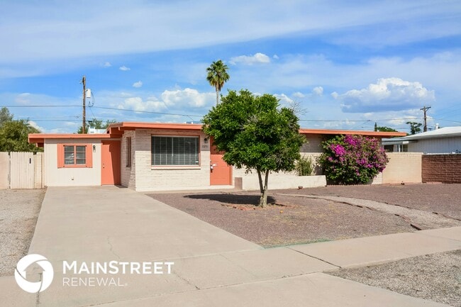 Building Photo - 1051 S Duke Dr