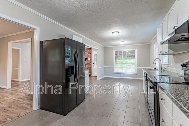 Building Photo - 111 Canebrake Dr