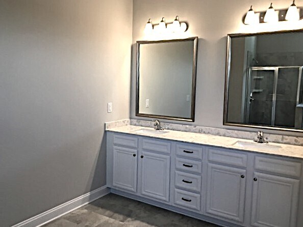 Building Photo - 1304 Oakhurst Dr