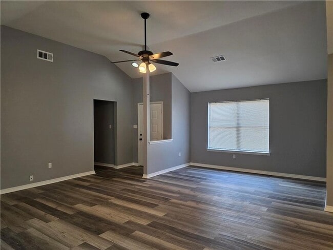 Building Photo - 111 Heather Dr